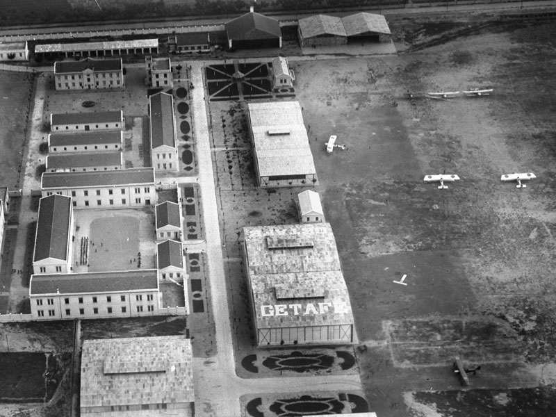 1933 vista aérea de los edificios de la base