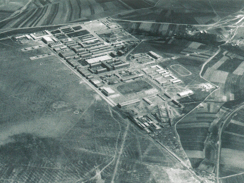 Vista aérea de la Base Aérea de León en los años setenta