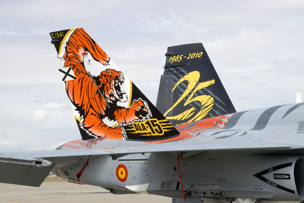 Cola de tigre de un F-18 del Ala 15
