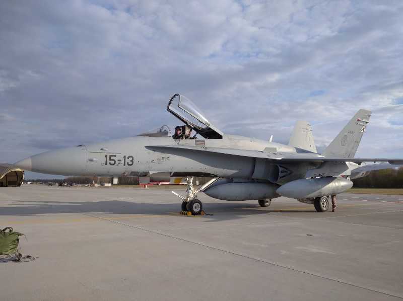 F-18_DEL_ALA_15_EN_LA_BASE_AEREA_DE_SIAULIAI