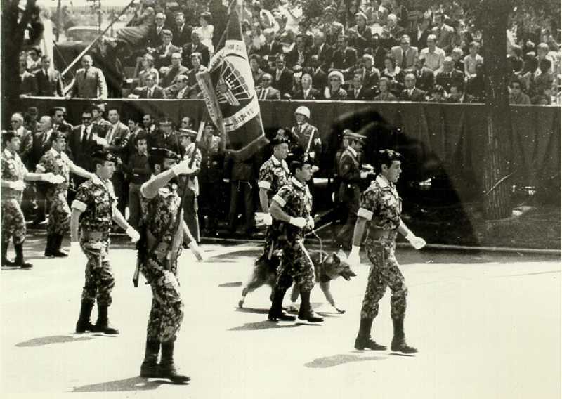 Imagen histórica del EZAPAC. Desfile de las Fuerzas Armadas (1979)