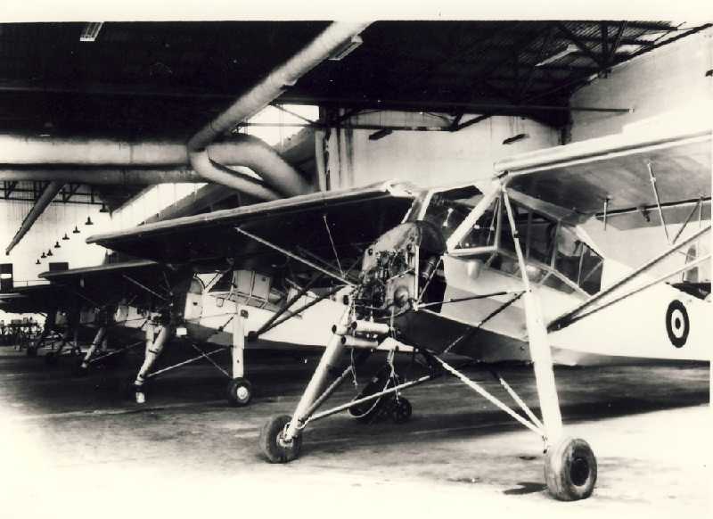 Años 60. Aviones FI156-A Storch (Cigüeña) en la Maestranza Aérea de Albacete