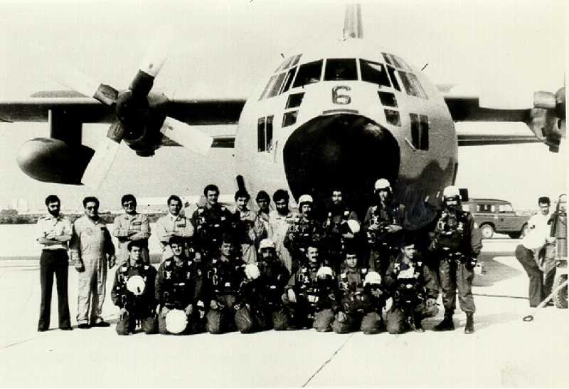 Imagen histórica del EZAPAC. Avión T.10-1 que lanzó a los paracaidistas a 30.500 pies en 1983