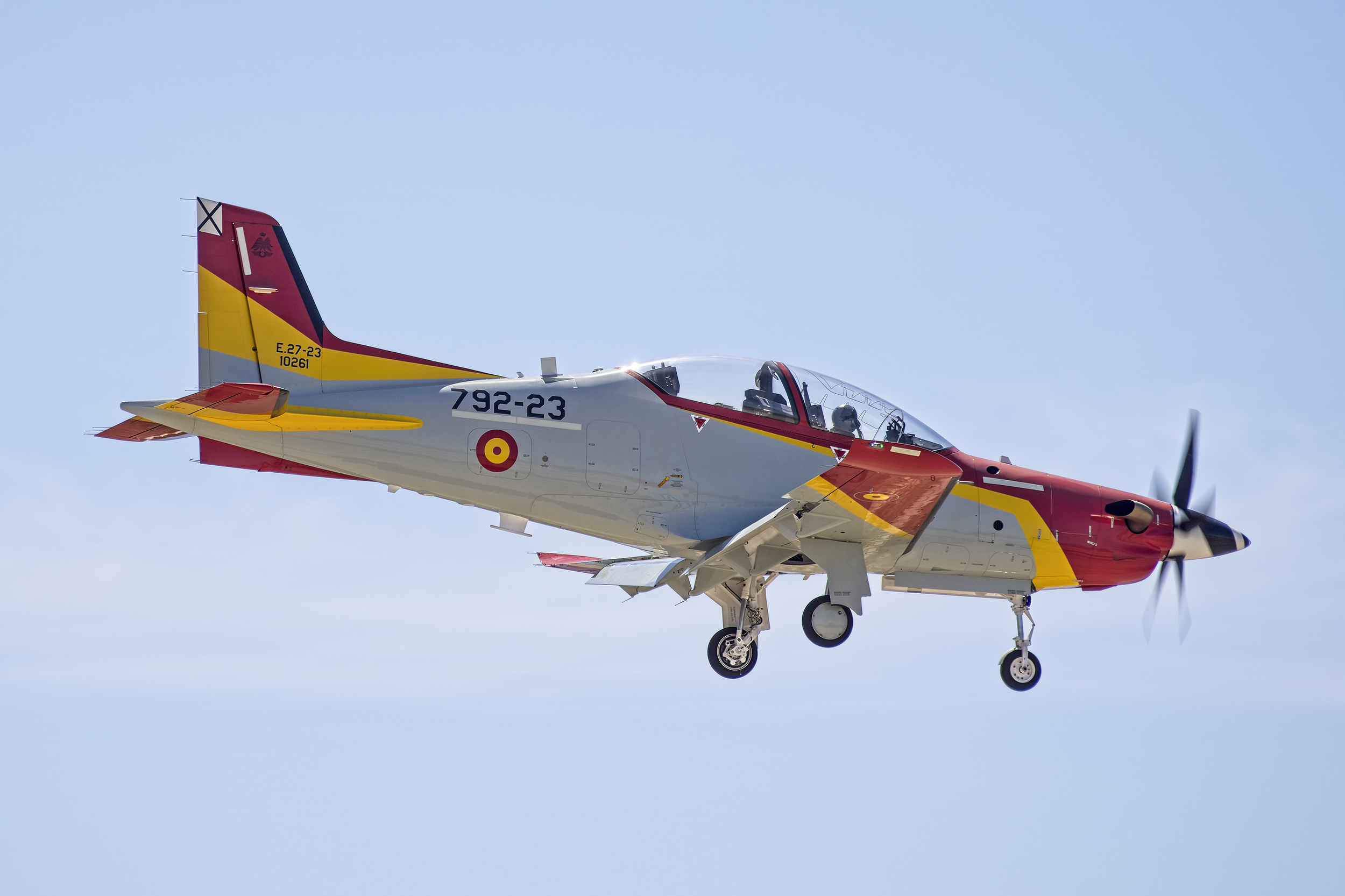 imagen de Avión Pilatus de entrenamiento en vuelo