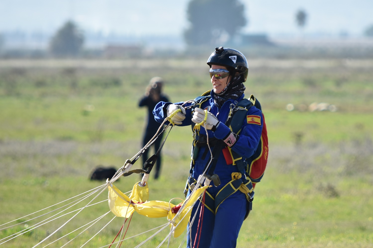 Imagen de María del Carmen Gómez Hurtado. Paracaidista acrobática y boina verde del EZAPAC