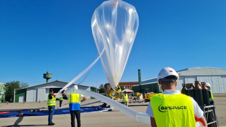 Imagen de Nuevo lanzamiento de un globo estratosférico desde el Aeródromo Militar de León por la empresa B2SPACE