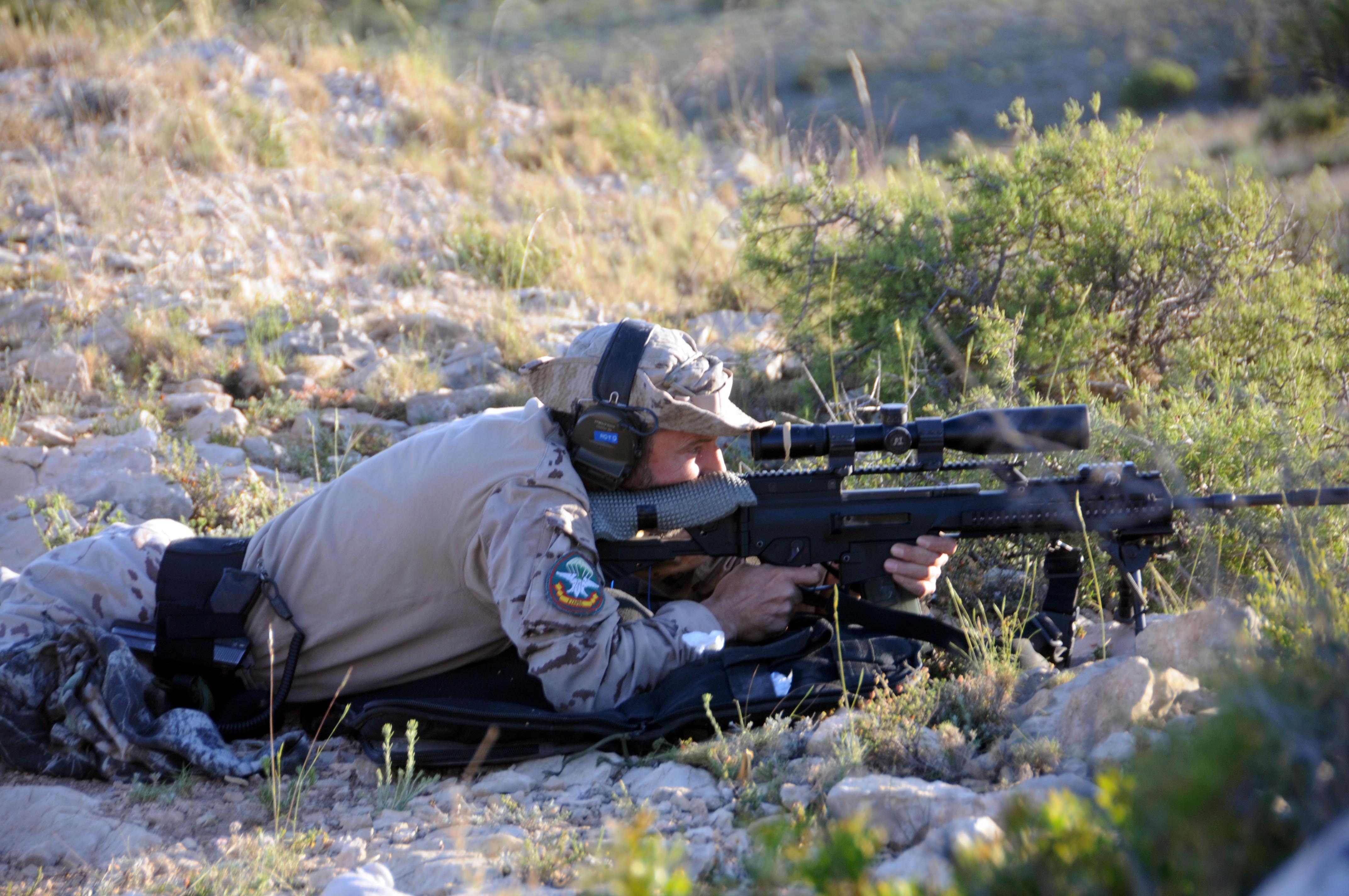 Imagen de Tirador de precisión en entrenamiento interno del EZAPAC para el Long precision 23