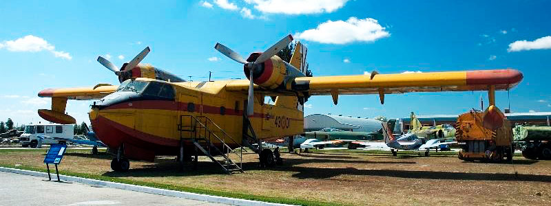 Avión Canadair en el Museo del Aire