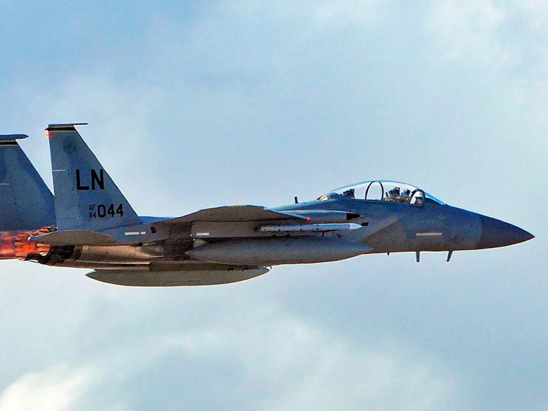 Pasada de un F-15 Eagle de la USAF