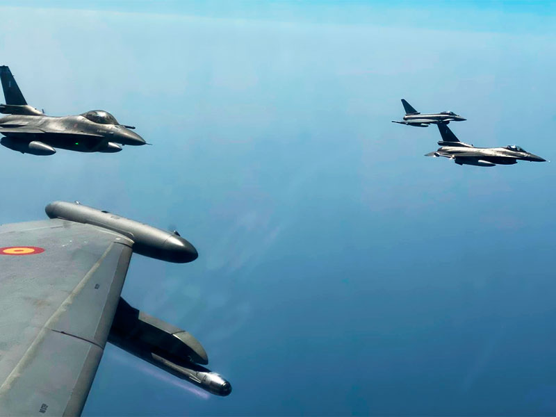 Formación de cazas desde cabina de Eurofighter