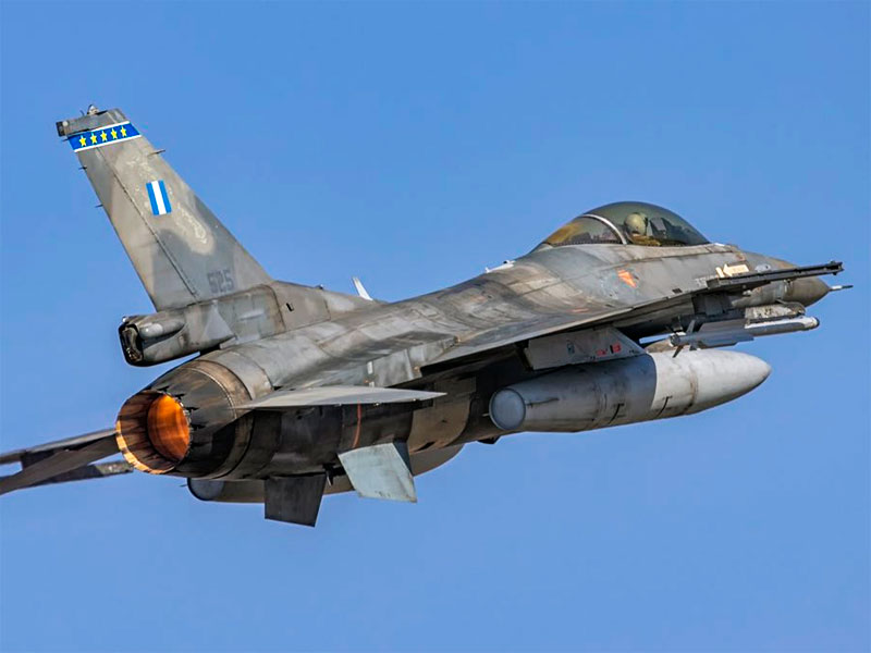 F-16 griego inicia el vuelo 
