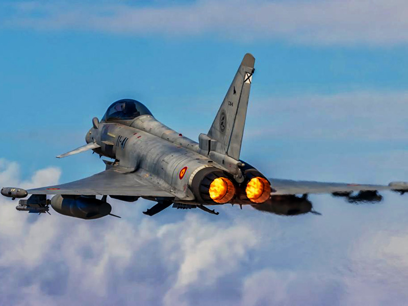 Eurofighter despegando
