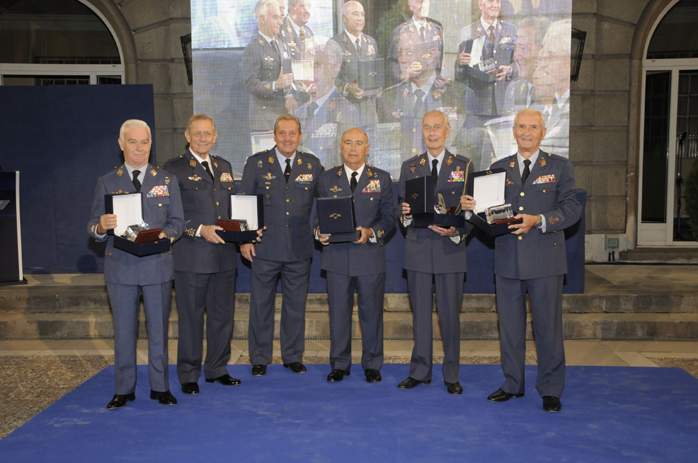 Homenaje a los anteriores jefes de Estado Mayor del Aire y de Defensa